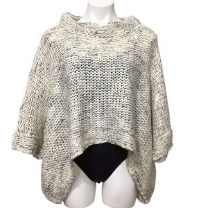 Pink Martini Gray Crew Neck Sweater with Chunky Knit and Oversized Design